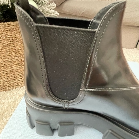 Prada Monolith brushed leather Chelsea boots - Picture 7 of 16